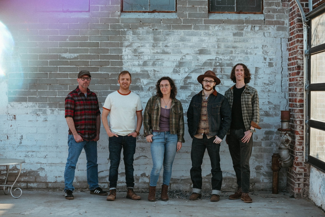 doll house thieves band members