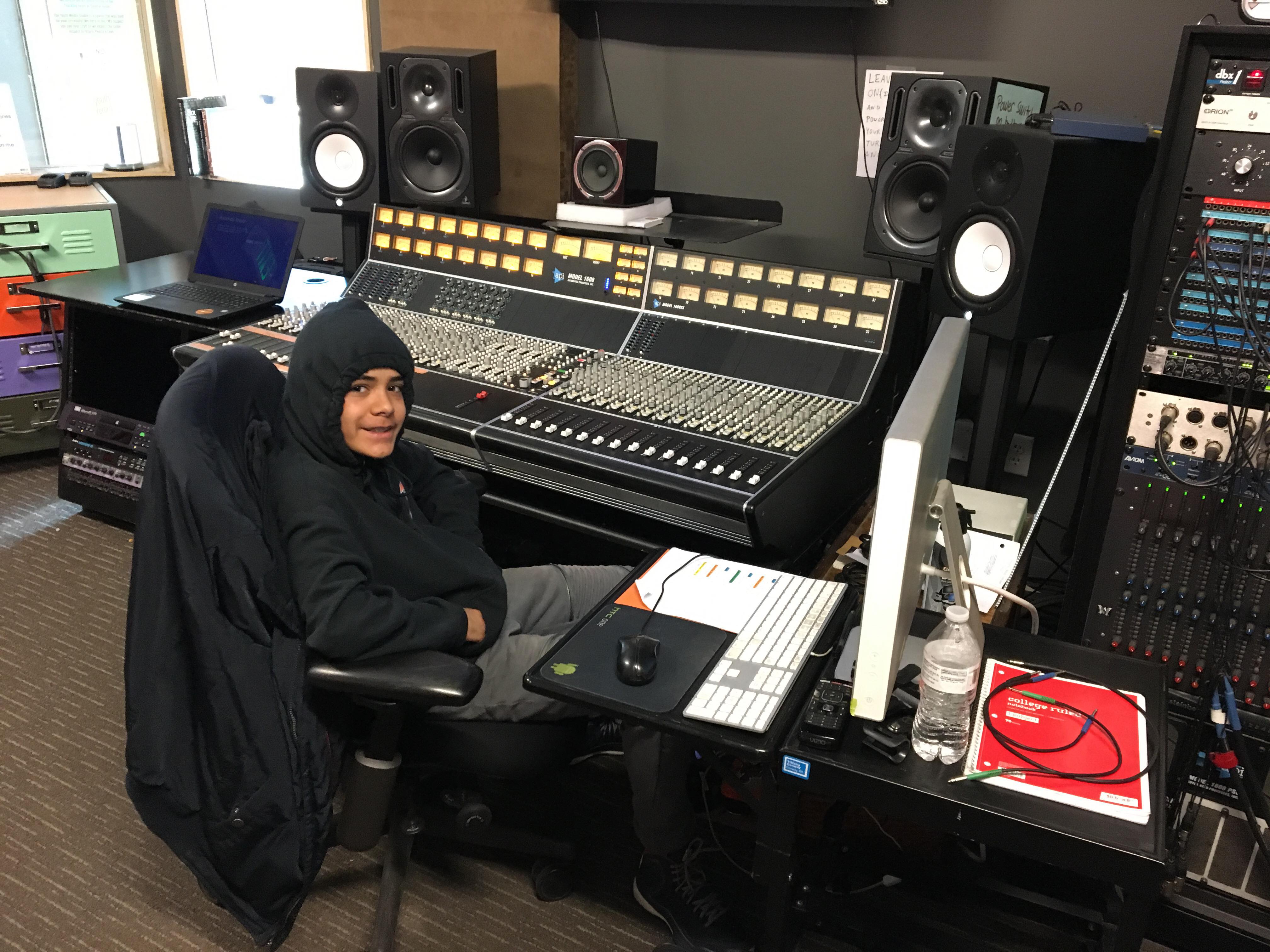 Isaiah Florez learning to engineer a students session