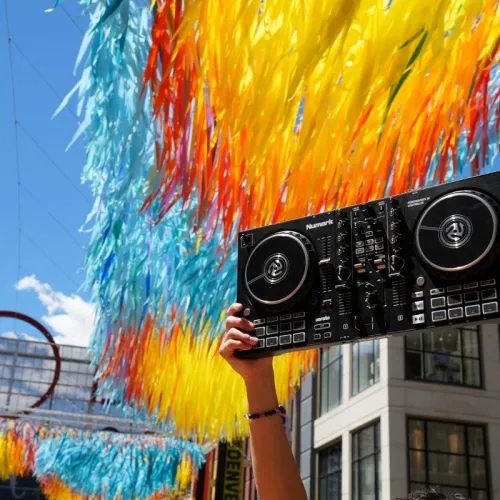 speaker at 16th street