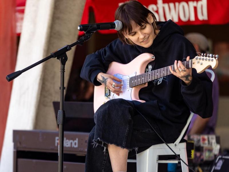 shae volz se presenta en tu festival